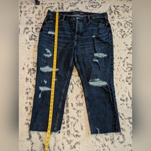 Distressed denim capris